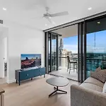 Queen\'S Wharf Apartments